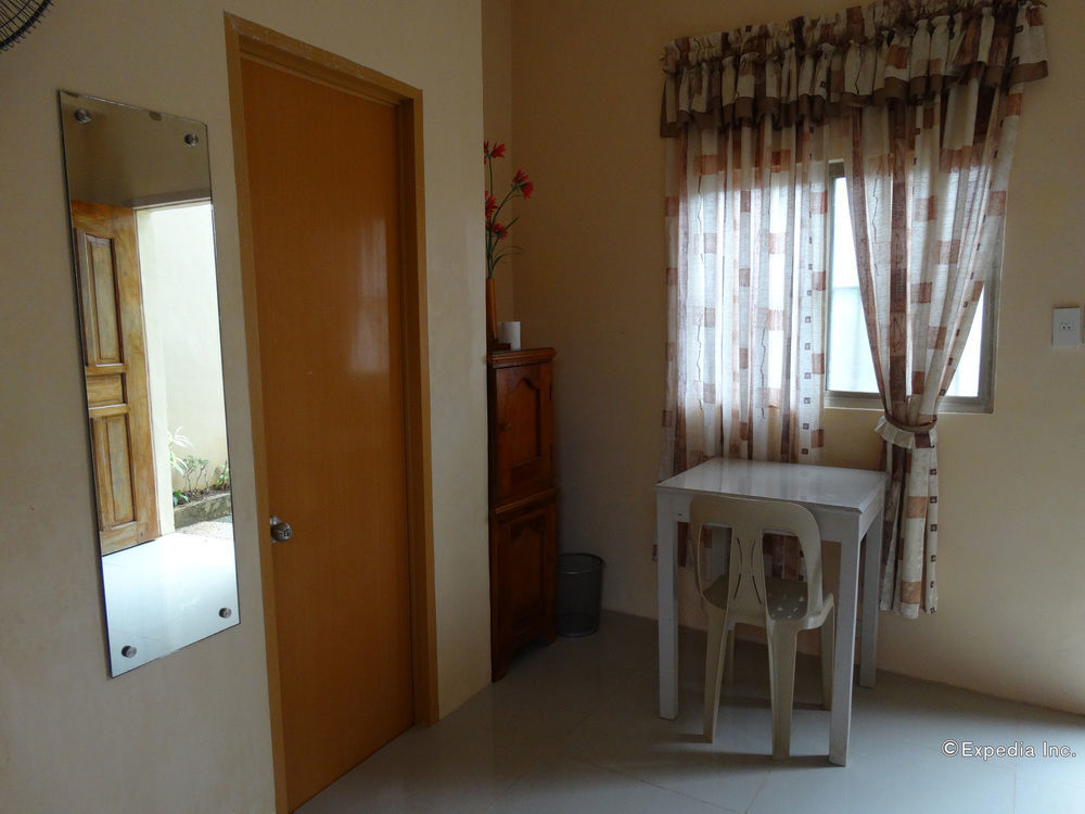 Las Residencias Bed And Breakfast Puerto Princesa Εξωτερικό φωτογραφία